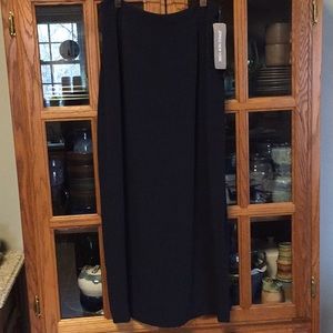 Jones New York NWT Navy Lightweight Skirt Size 10